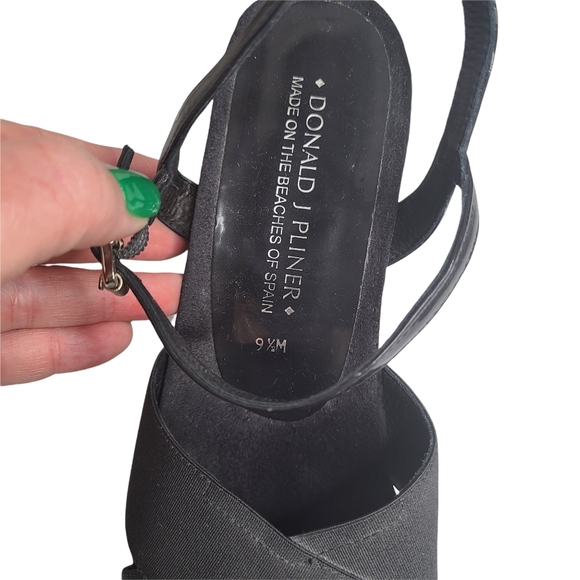 Donald J Pliner Bente Black Patent Ankle Strap Wedge Sandals Shoes 9.5 - Picture 2 of 16